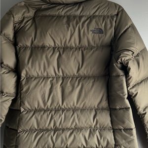green north face puffer coat size L